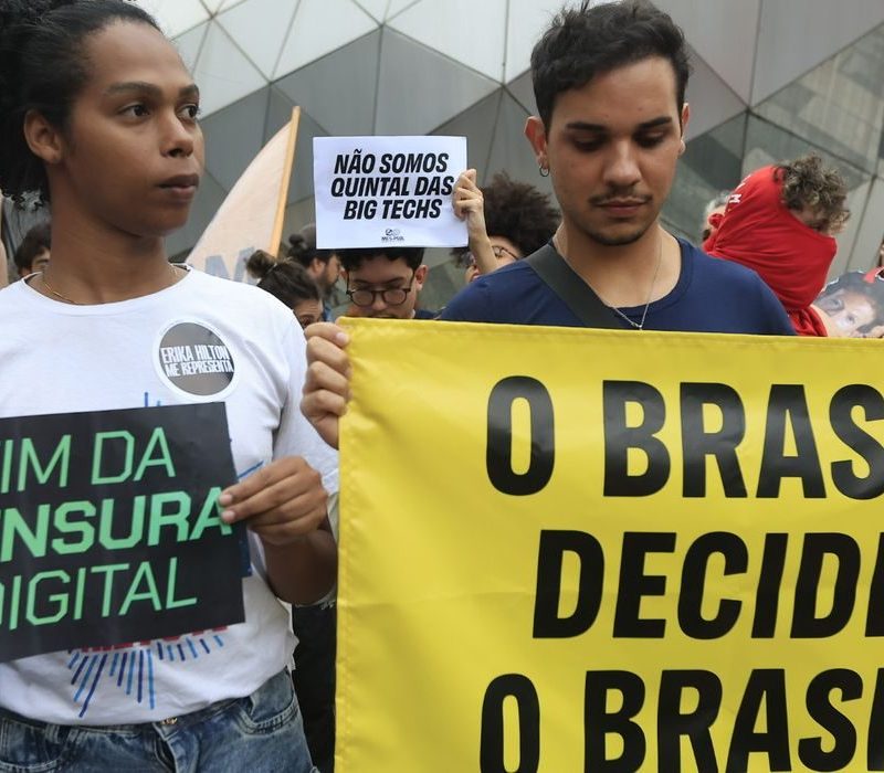 Sociedade civil manifesta preocupação ao TSE por censura nas redes