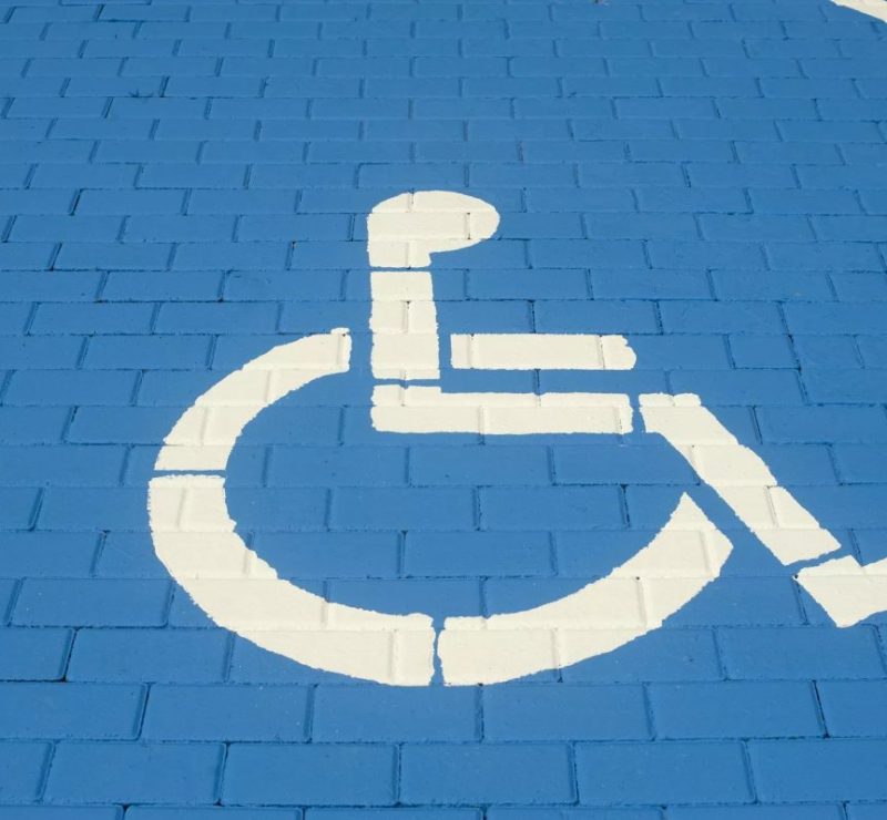 STF considera válida lei do Paraná que amplia tempo mínimo de estacionamento gratuito para pessoas com deficiência