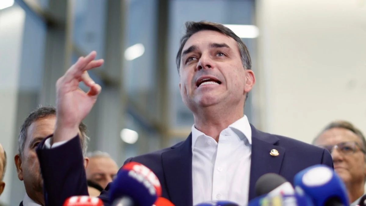 STF diz não haver operação da PF contra Flávio Bolsonaro nesta 4ª