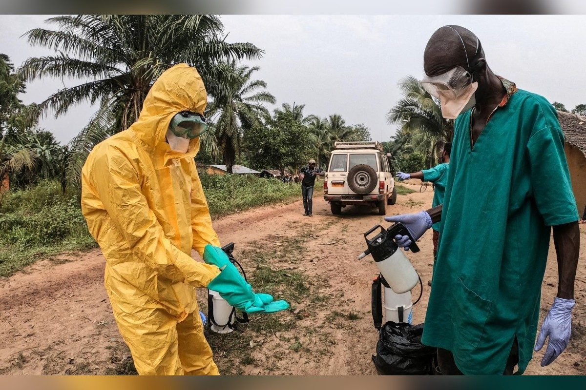 Surto de ebola no Congo avança e casos são relatados em cidade de fronteira