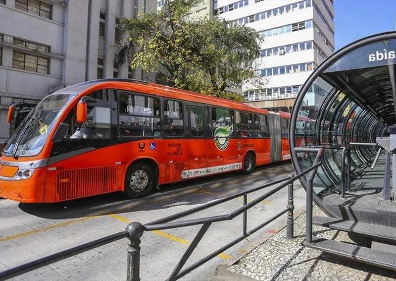 TCE recomenda melhorias na transparência da concessão dos ônibus de Curitiba