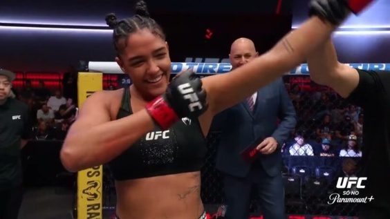 “Toma de ruf ruf ruf”: Baiana e torcedora do Bahia, Alice Pereira celebra triunfo e bônus do UFC Vegas 122