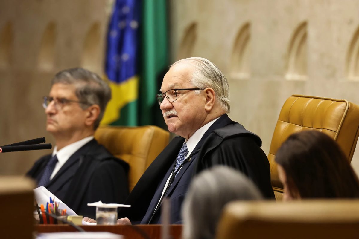 'Um tribunal que pretende substituir o debate político trai sua missão', diz presidente do STF