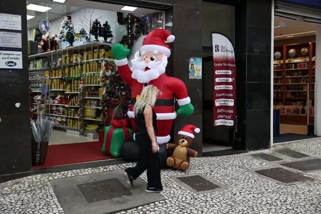 Vendas no mês do Natal sobem em média 9% no Paraná