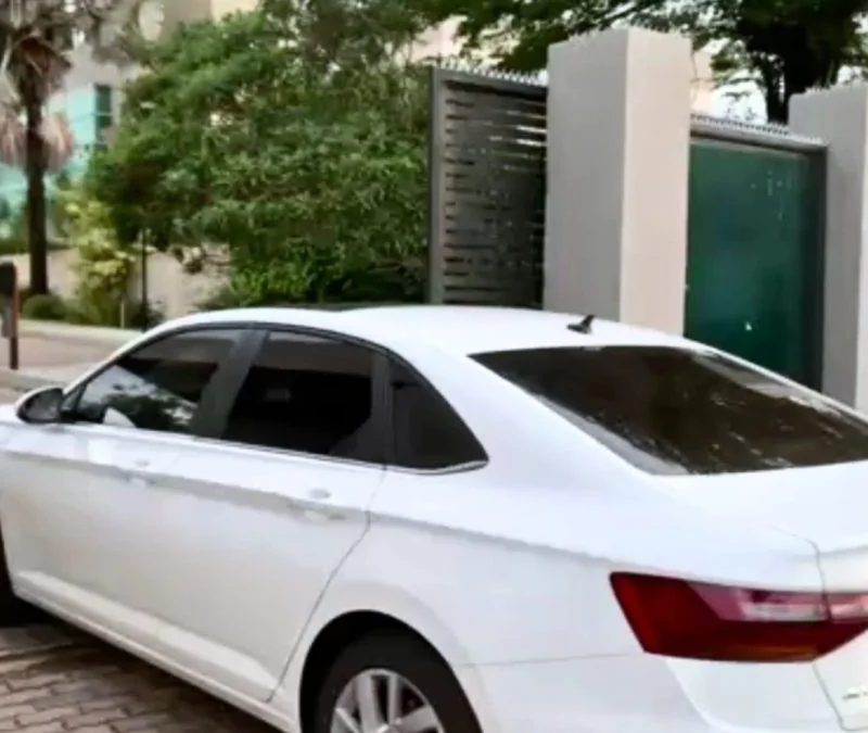 Wassef visita Flávio após PF intimar senador a entregar passaporte